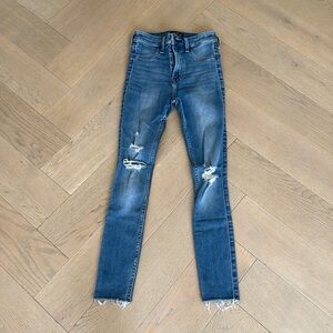 Abercrombie and Fitch High Rise Jean Legging 24/00